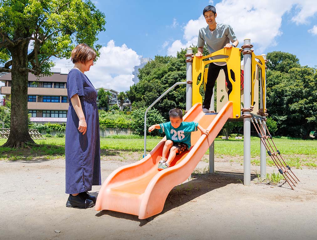 立川公園ガニガラ広場（徒歩12分／約910m）